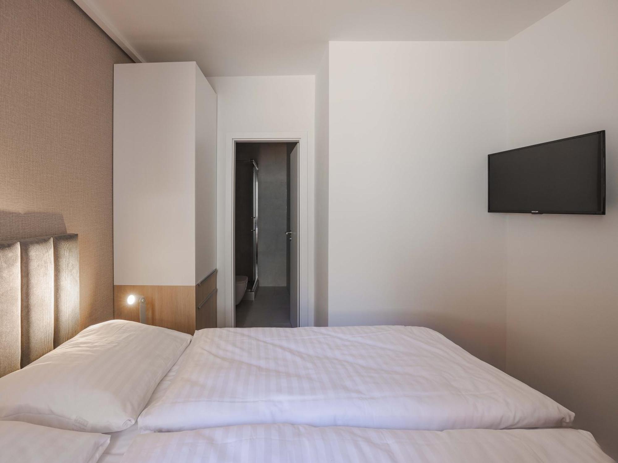 Hotel Taxis Bratislava - New Rooms Esterno foto
