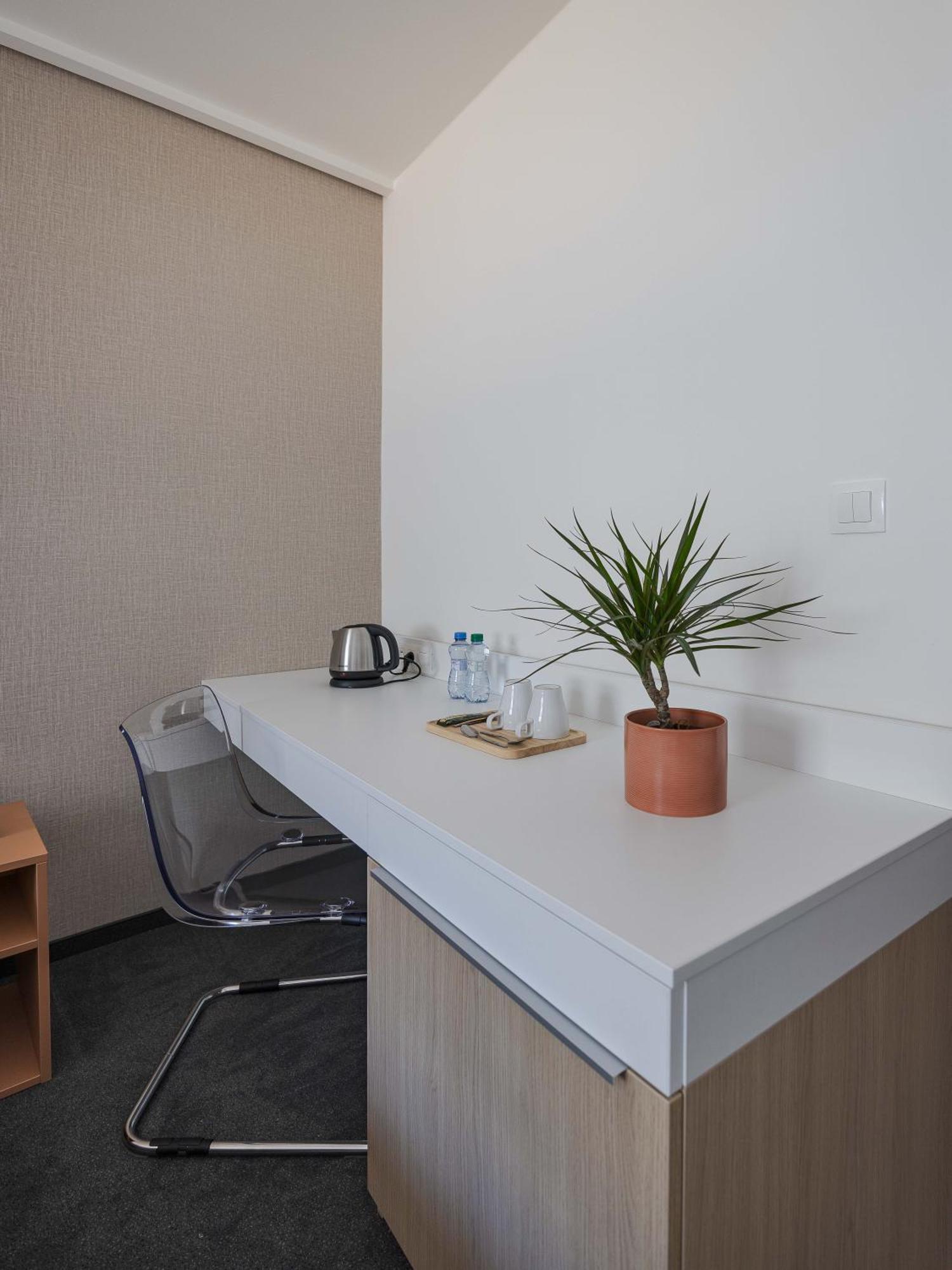 Hotel Taxis Bratislava - New Rooms Esterno foto